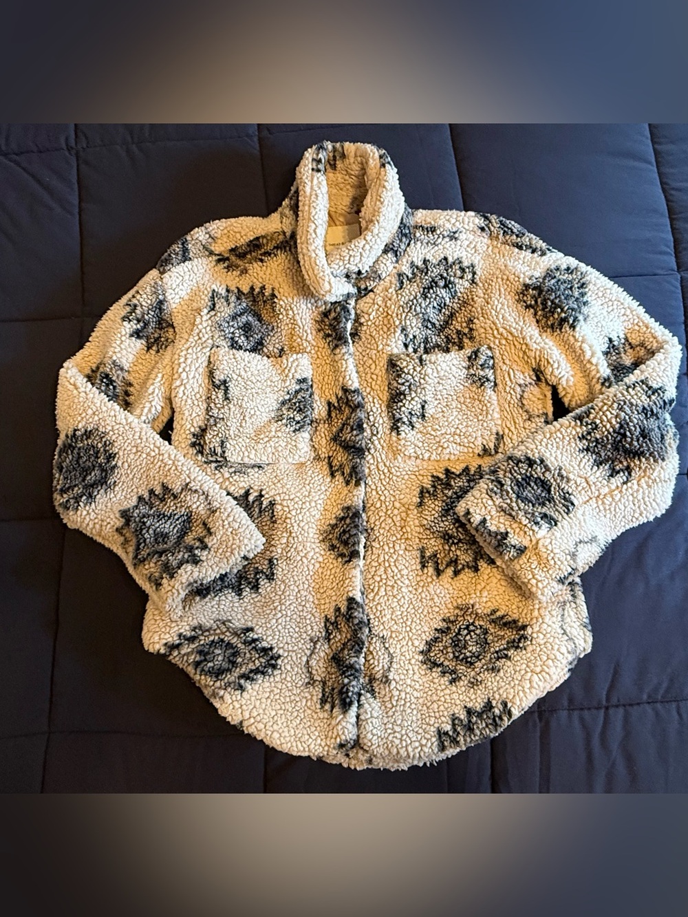Thread & Supply Sherpa Fleece Shacket Ivory Gray Aztec Print Button Front Jacket - Picture 2 of 8